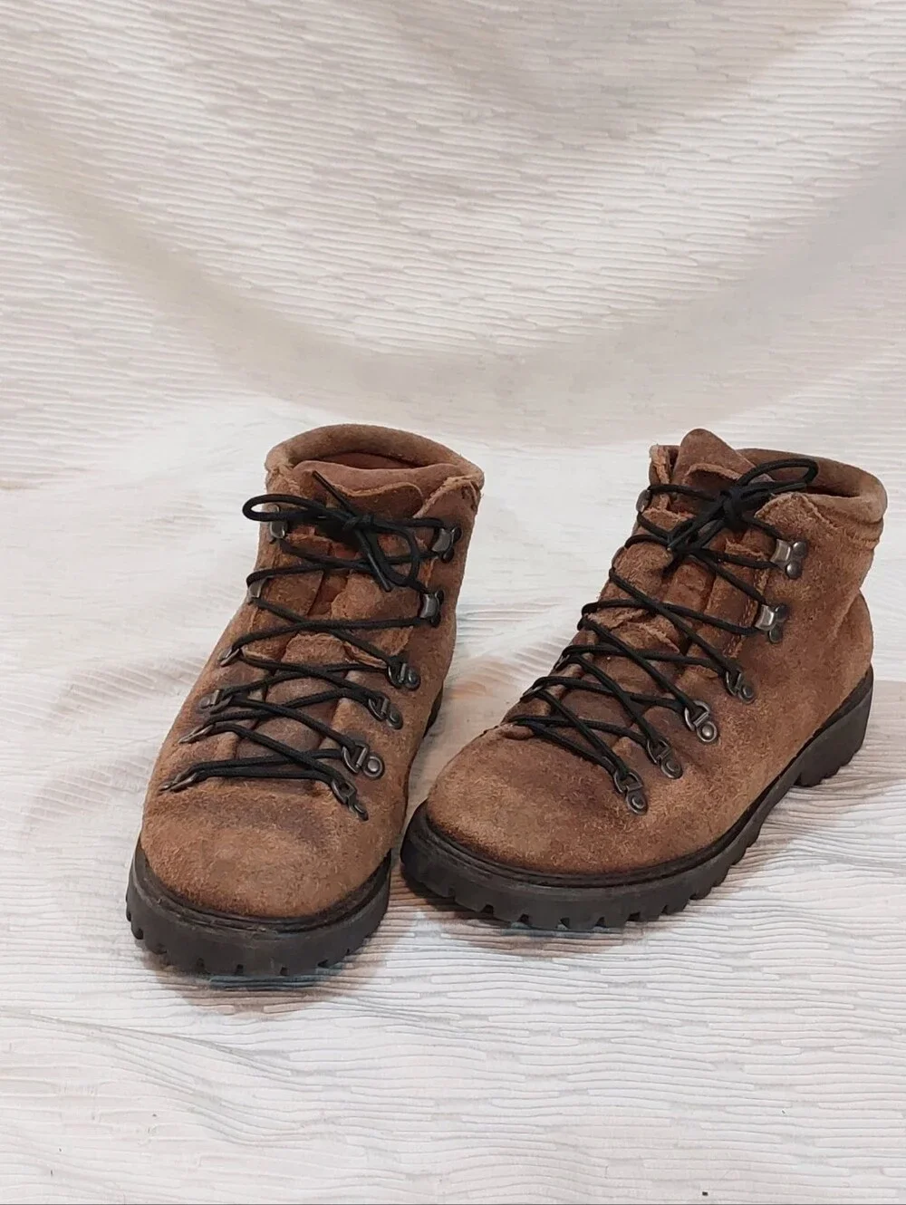 VINTAGE American Eagle Outfitters Brown Suede Lace-Up Hiking Boots Size 11